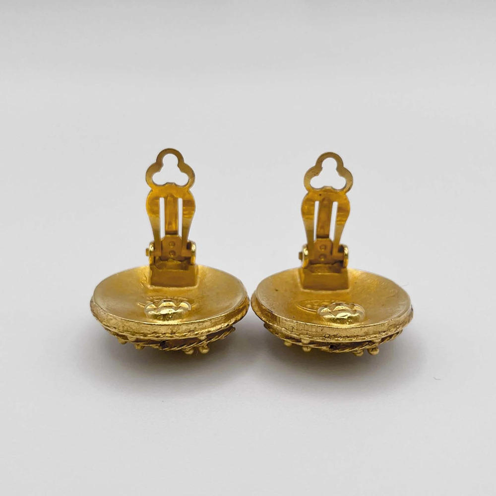 CHANEL Vintage Gold Logo Earrings - Picture 6 of 7